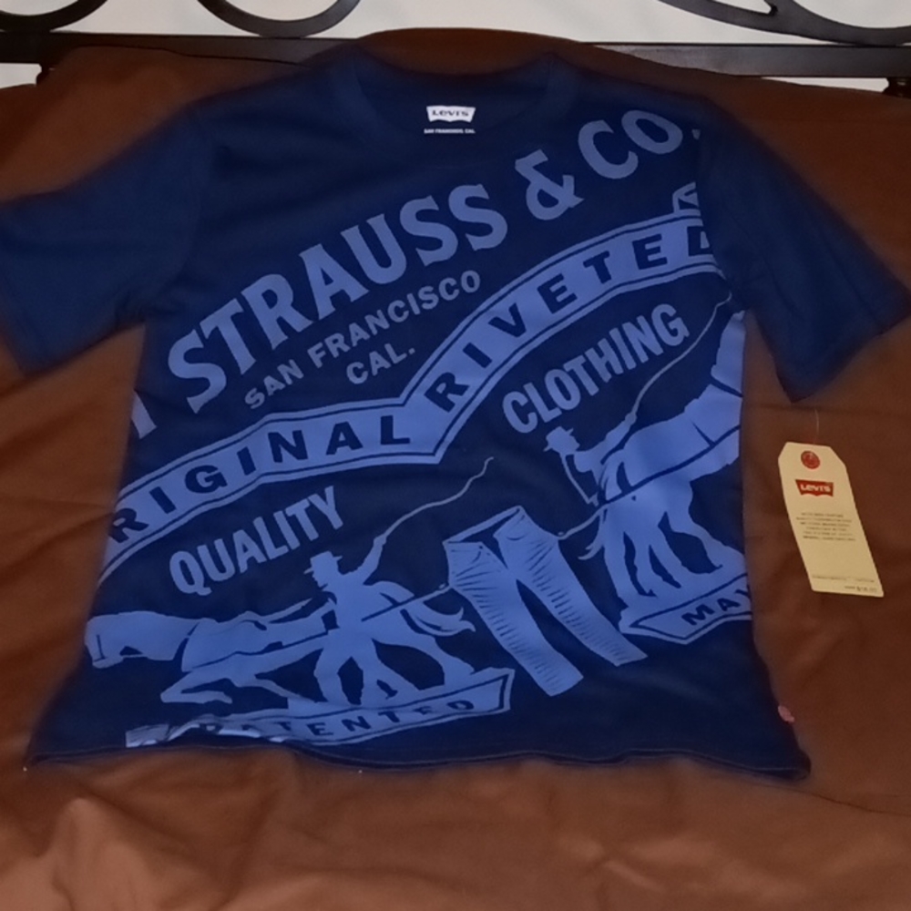 Levi's Graphic Tee